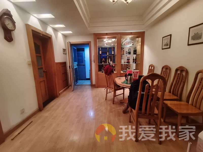 金源大厦 南北通透，采光好 中间楼层