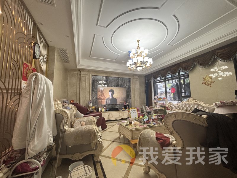 南昌我爱我家铜锣湾广场 南北通透，采光好 装修好，环镜优美 近地铁 视野好，诚心出售