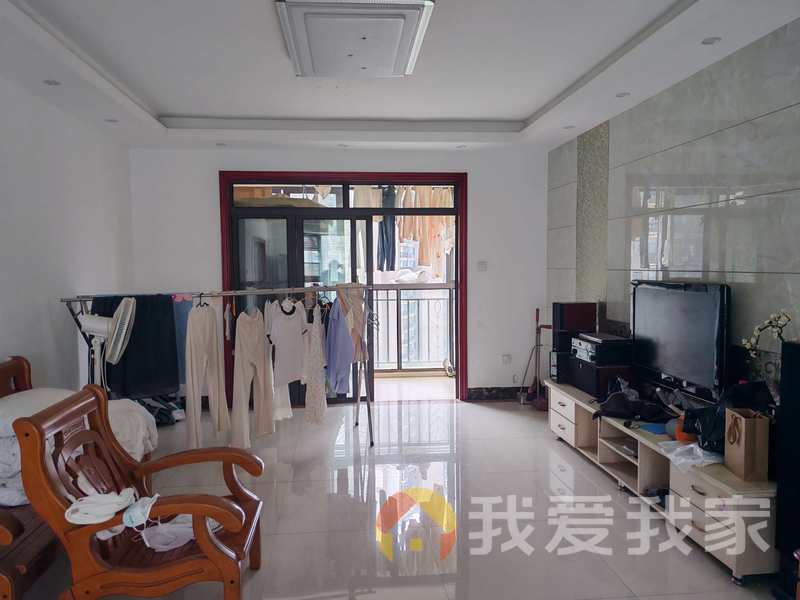 南昌我爱我家联发江岸汇景 南北通透，采光好 装修好，环镜优美 视野好，诚心出售