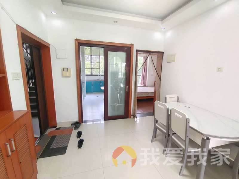 祥瑞蓝堡公寓 南北通透，采光好 装修好，环镜优美 近地铁 中间楼层