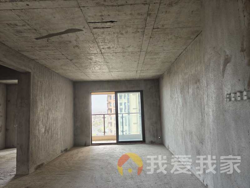 南北通透  三房两卫  出门就是学校  随看