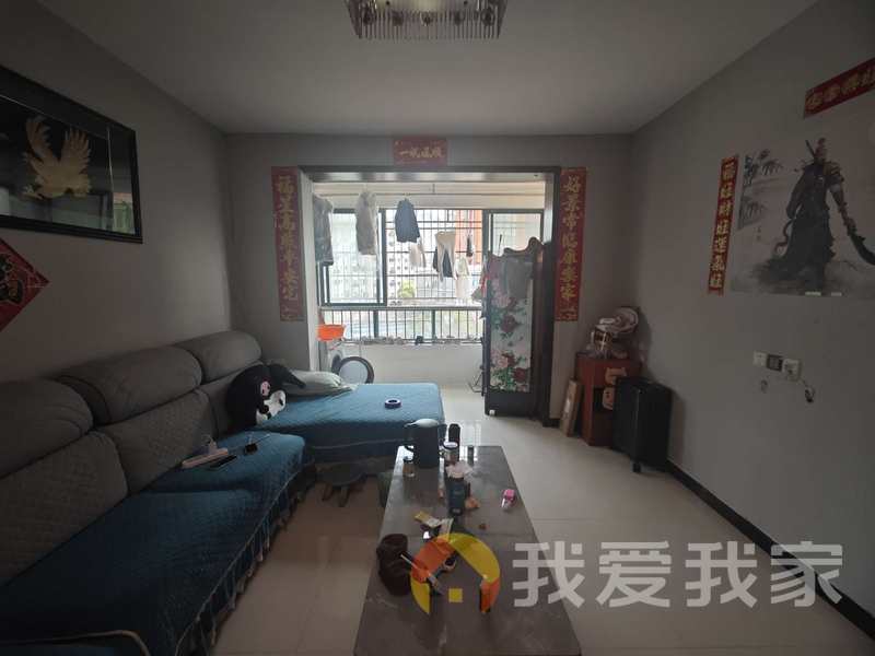 现代铭园2房2厅房屋出售，交通方便。生活便利