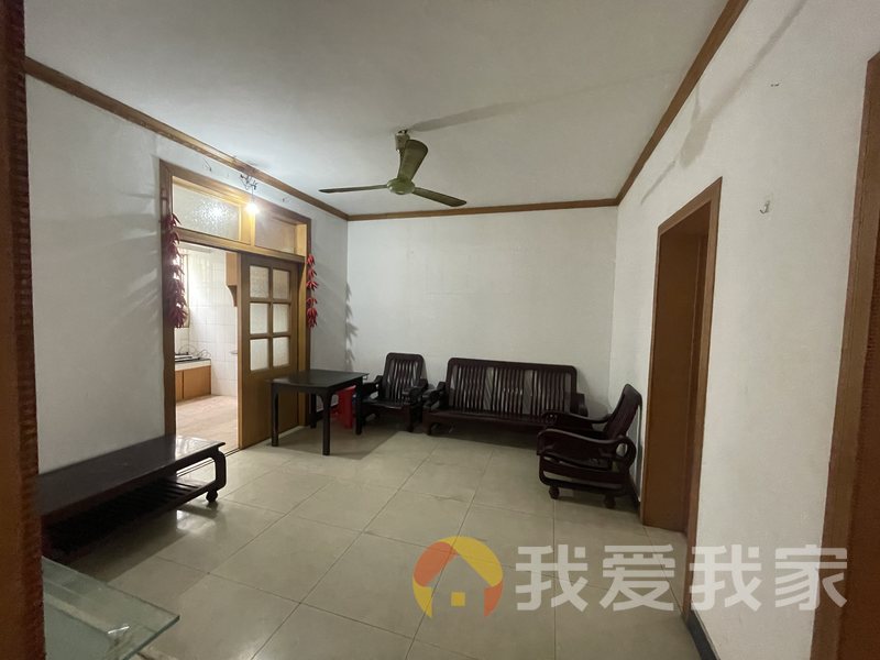 江纺住宅一区 南北通透，采光好 装修好，环镜优美 视野好，诚心出租