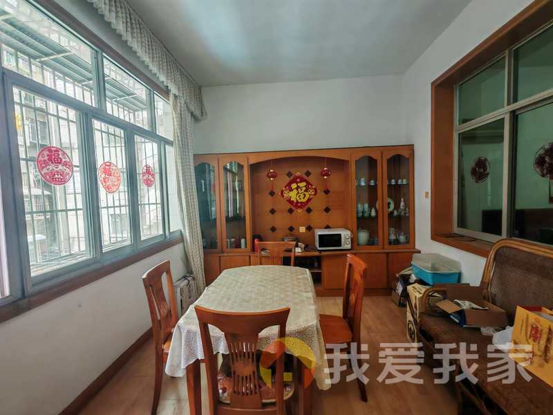 二七北路商业局宿舍 南北通透，采光好 中间楼层