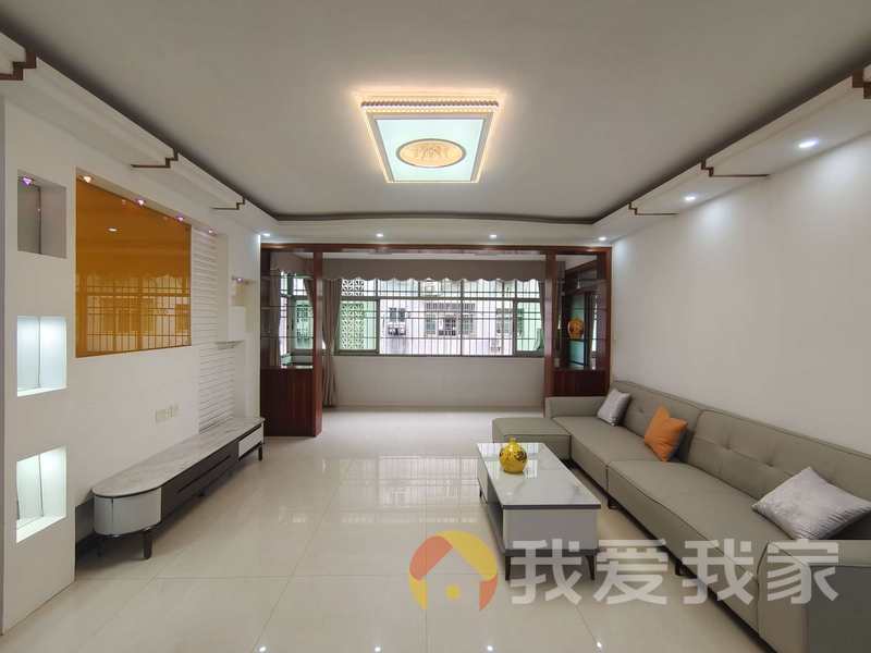 新建区幸福北路 南北通透，采光好 装修好，环镜优美 视野好，诚心出售