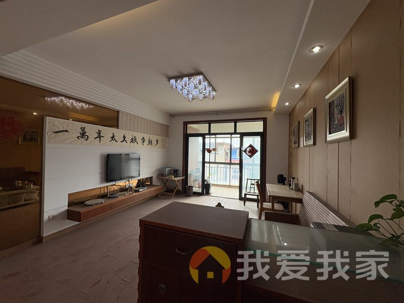 京东国际花园 南北通透，采光好 装修好，环镜优美 近地铁 视野好，诚心出售