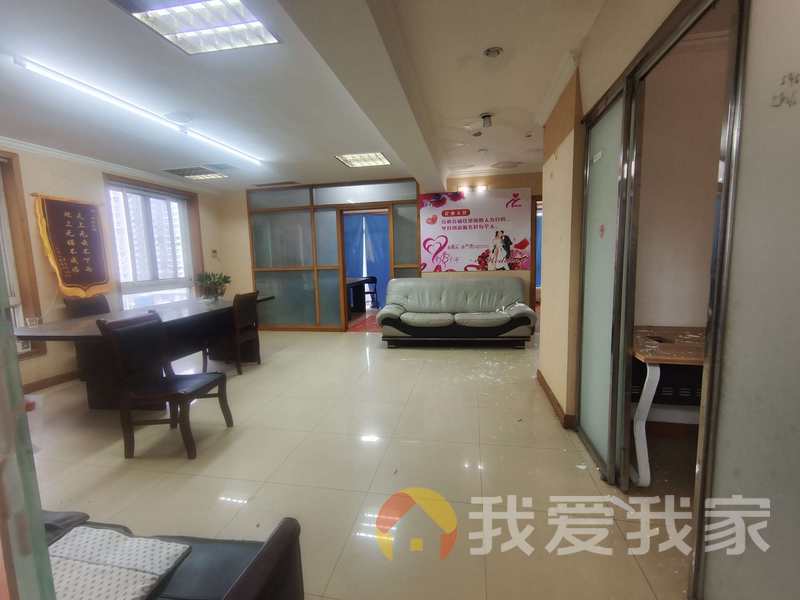 南昌我爱我家国贸广场 南北通透，采光好 周边匹套完善，，出行方便