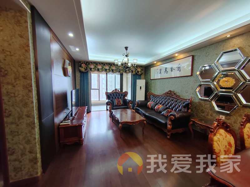 万科金域蓝湾 南北通透，采光好 装修好，环镜优美 视野好，诚心出售