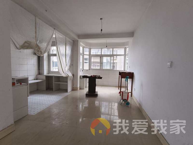 洪恒花园 南北通透，采光好 中间楼层