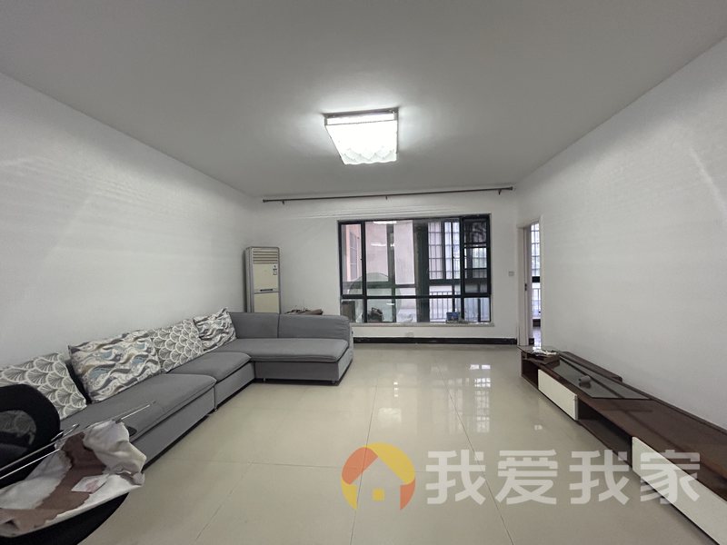 南昌我爱我家金辉家园 南北通透，采光好 装修好，环镜优美 近地铁 周边匹套完善，，出行方便