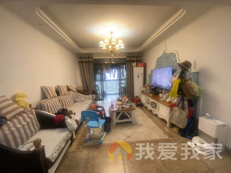 南昌我爱我家绿地新都会 南北通透，采光好 装修好，环镜优美 近地铁 中间楼层
