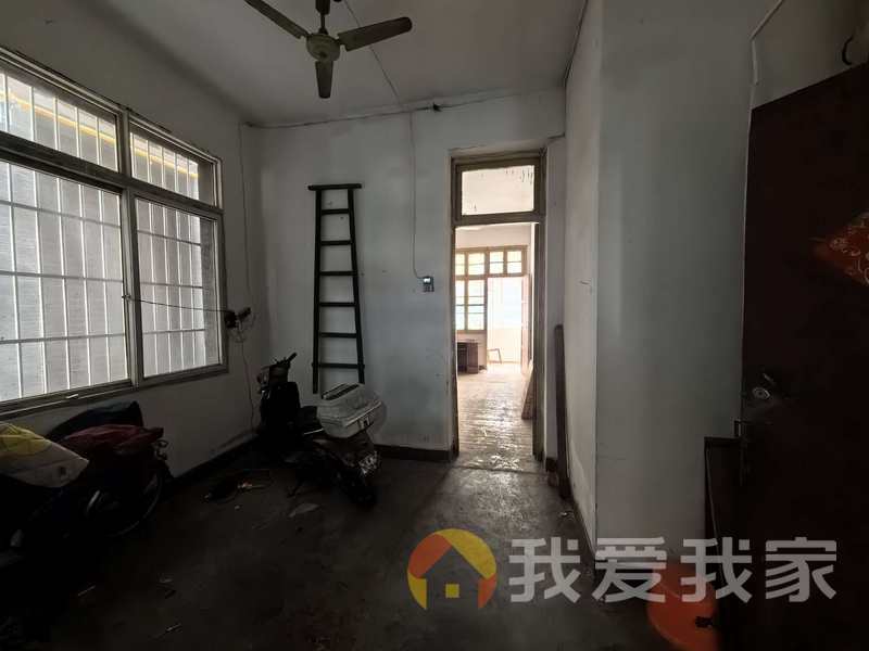 南昌我爱我家东湖区育新路 南北通透，采光好 近地铁 视野好，诚心出售