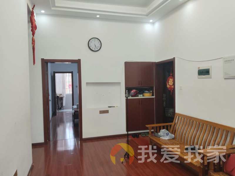 师大南路31号副食品公司宿舍 南北通透，采光好 装修好，环镜优美 近地铁 视野好，诚心出售