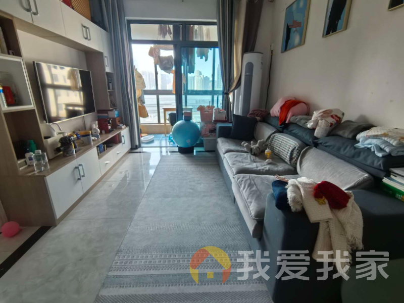 南昌我爱我家铜锣湾广场 南北通透，采光好 装修好，环镜优美 近地铁 中间楼层