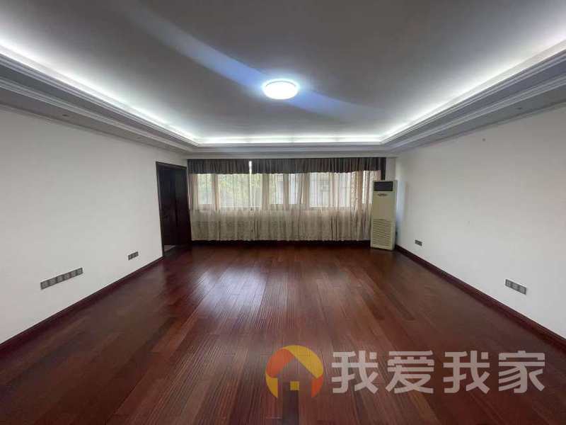 南京东路187号 南北通透，采光好 装修好，环镜优美 近地铁 视野好，诚心出售