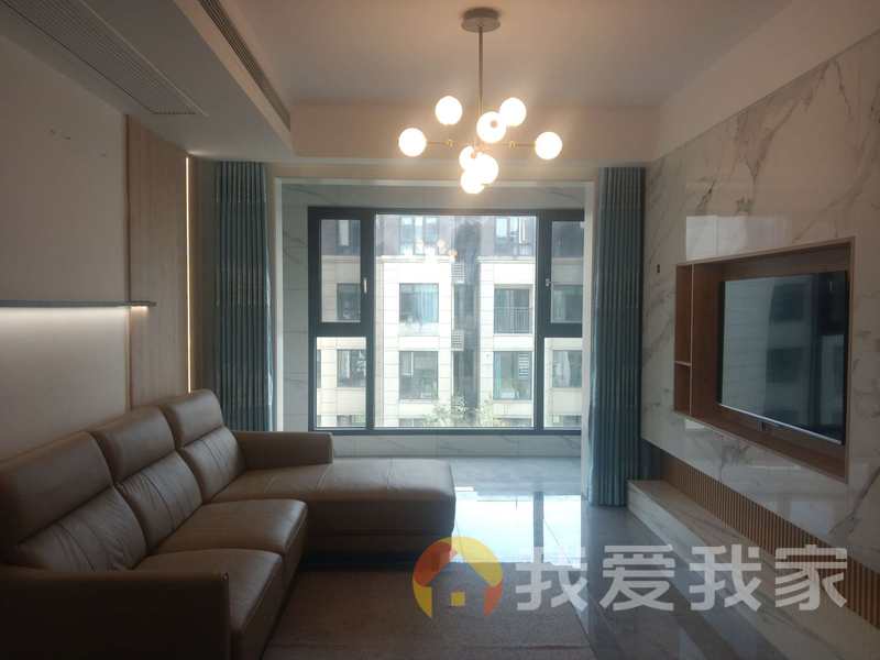中海湖心半岛 南北通透，采光好 装修好，环镜优美 视野好，诚心出售
