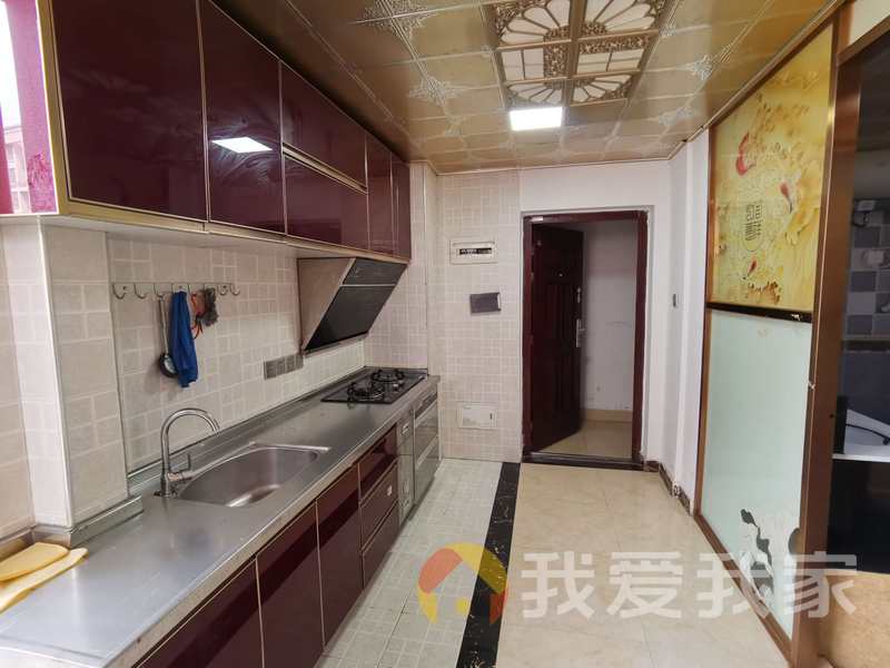 国金印象 南北通透，采光好 装修好，环镜优美 近地铁 中间楼层