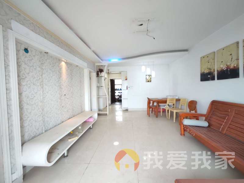 万达星城E组团(伴月庭) 南北通透，采光好 装修好，环镜优美 近地铁 中间楼层