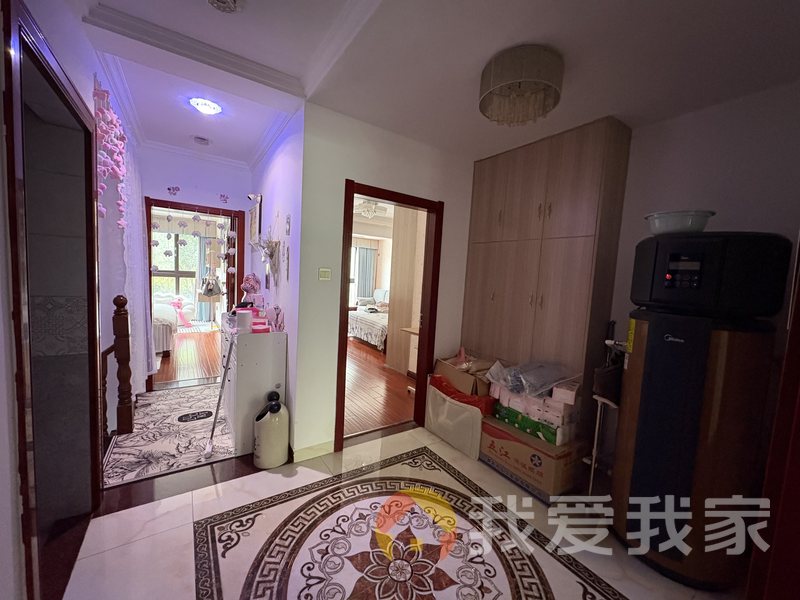 南昌我爱我家绿地新都会 南北通透，采光好 装修好，环镜优美 近地铁 周边匹套完善，，出行方便