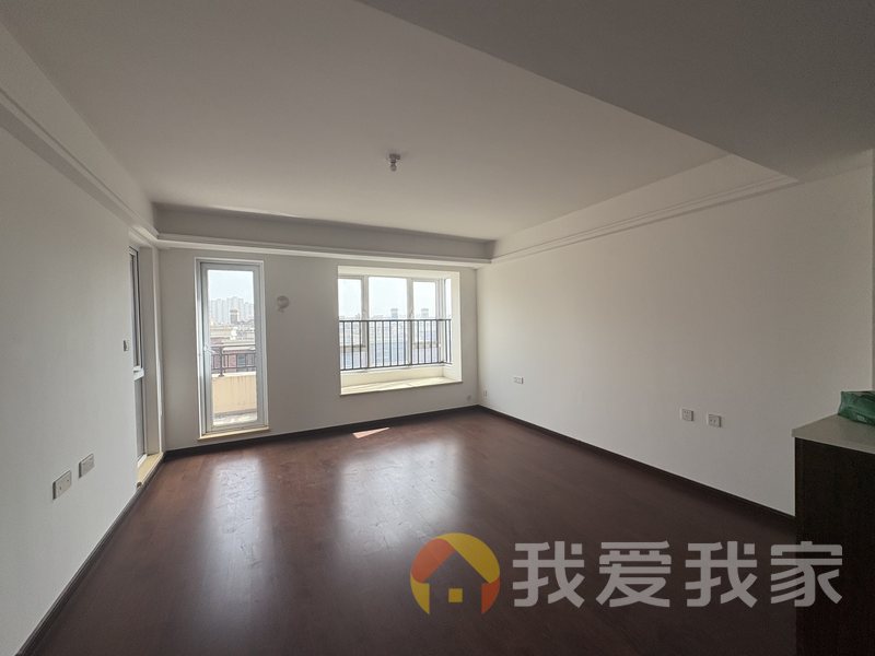 万科红郡（万科红墅） 南北通透，采光好 视野好，诚心出售
