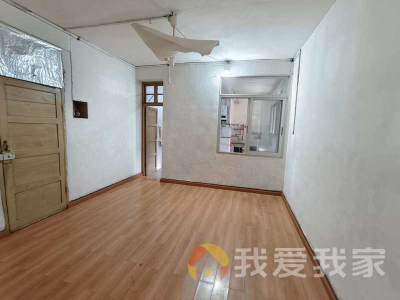 站南街51号供销社宿舍 南北通透，采光好 周边匹套完善，，出行方便