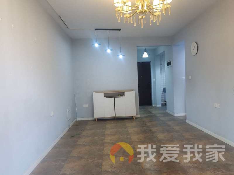 中骏尚城（蓝湾尚城） 南北通透，采光好 装修好，环镜优美 中间楼层