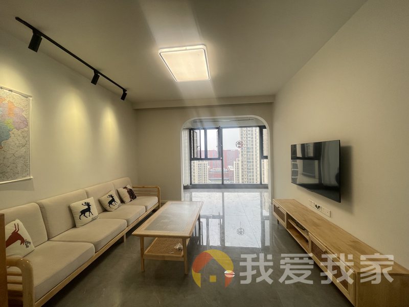 力高君誉城 南北通透，采光好 装修好，环镜优美 视野好，诚心出租