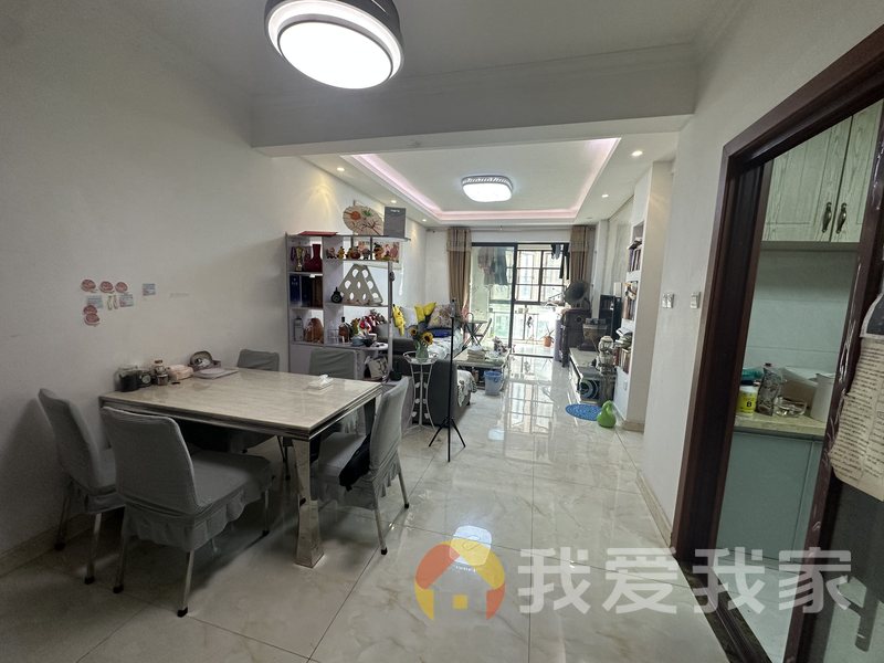 南昌我爱我家正荣御品 南北通透，采光好 装修好，环镜优美 周边匹套完善，，出行方便