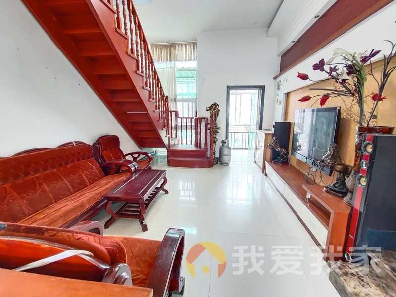 南昌我爱我家东方塞纳 南北通透，采光好 装修好，环镜优美 近地铁 视野好，诚心出售