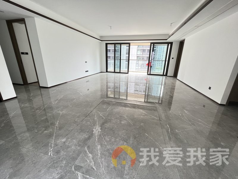建发缦云 南北通透，采光好 装修好，环镜优美 中间楼层