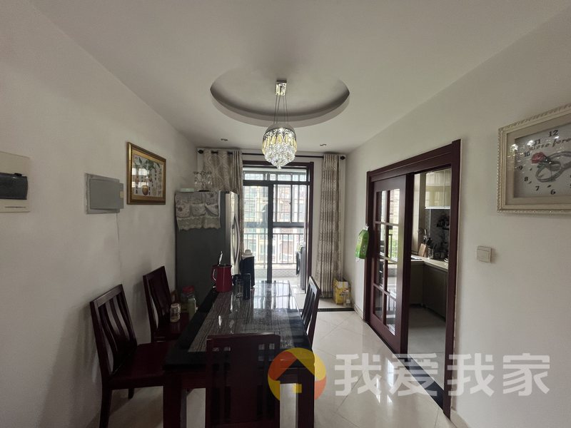 九里象湖城静安里 南北通透，采光好 装修好，环镜优美 视野好，诚心出售