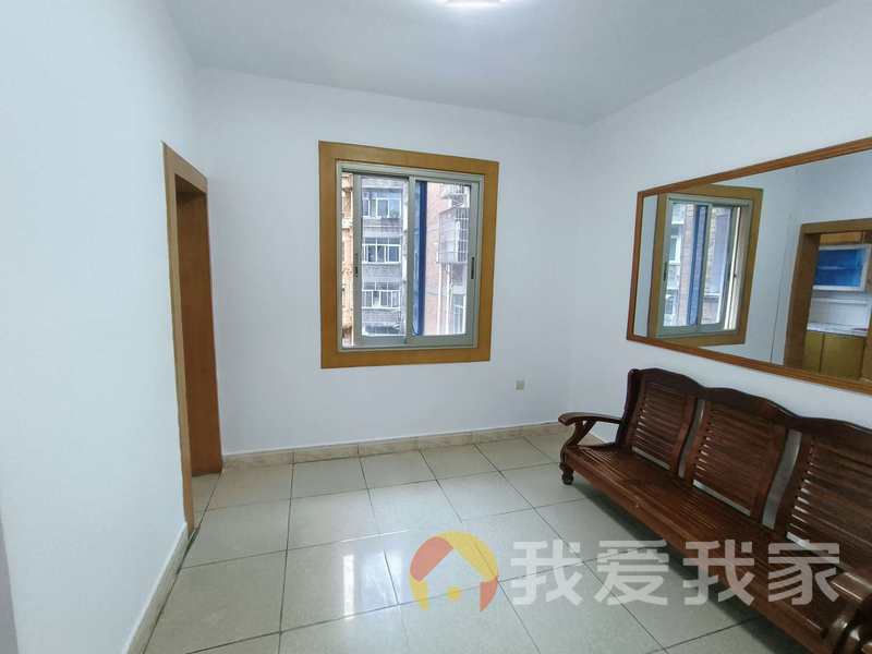 邓家巷 南北通透，采光好 装修好，环镜优美 视野好，诚心出售