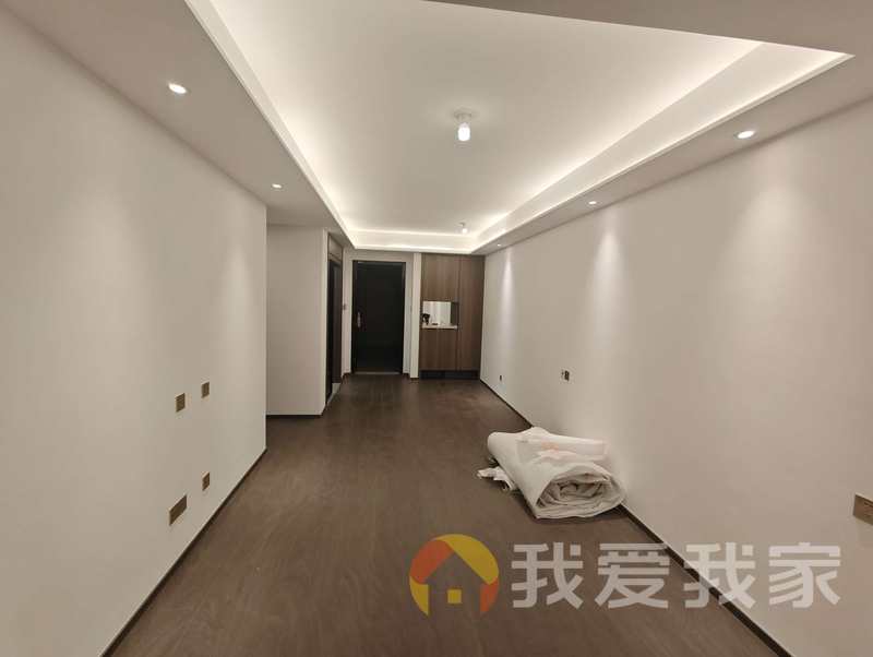 南昌我爱我家龙湖景粼天著 南北通透，采光好 装修好，环镜优美 视野好，诚心出售