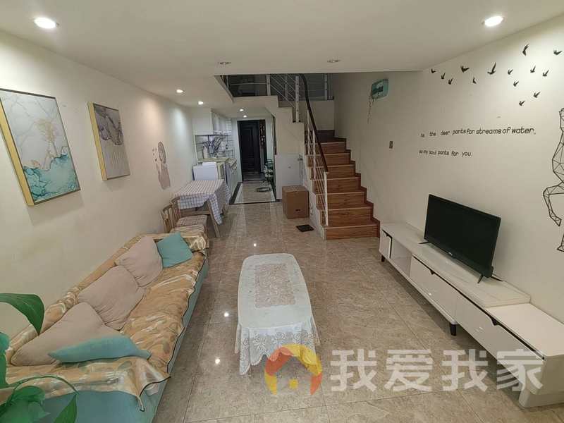 新力银湖湾 南北通透，采光好 装修好，环镜优美 中间楼层