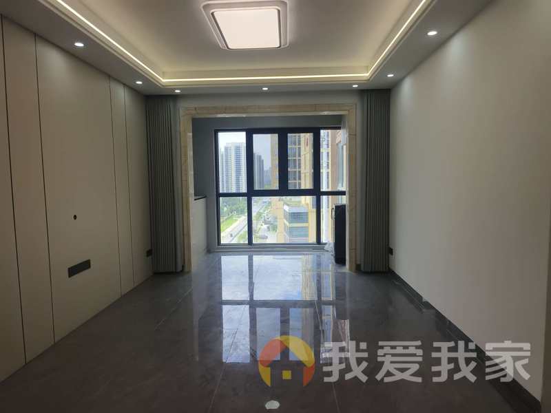 中海朝阳郡三期熙岸 南北通透，采光好 装修好，环镜优美 中间楼层