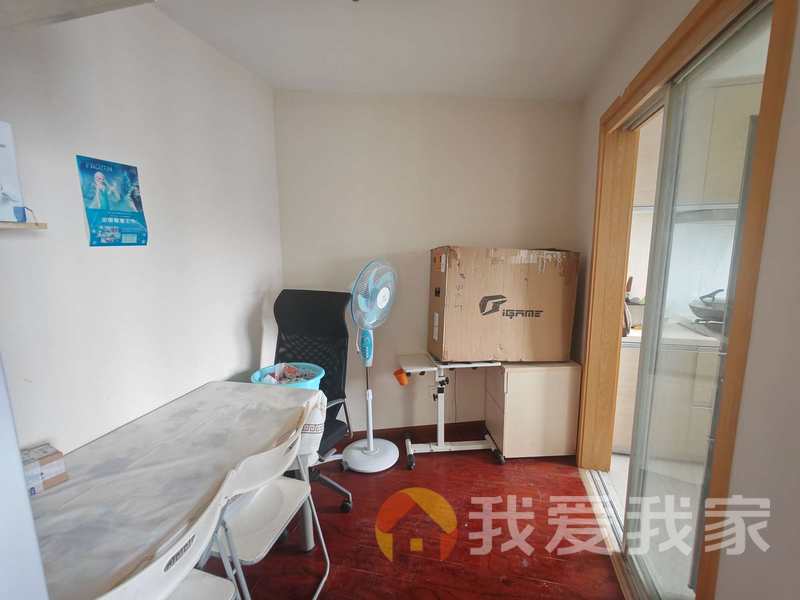 南昌我爱我家联发广场 南北通透，采光好 装修好，环镜优美 近地铁 视野好，诚心出售