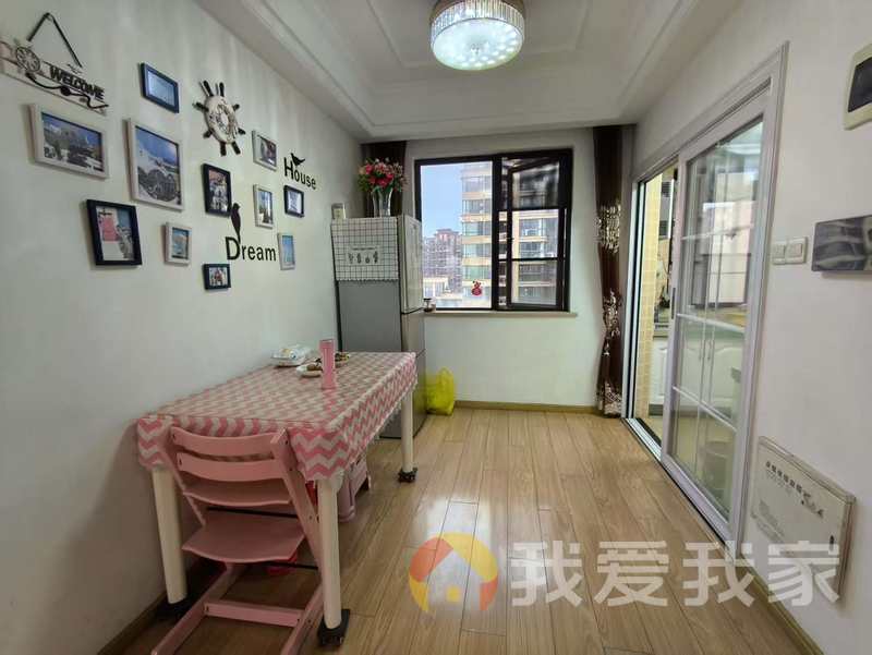 南昌我爱我家国金印象 南北通透，采光好 装修好，环镜优美 近地铁 视野好，诚心出售