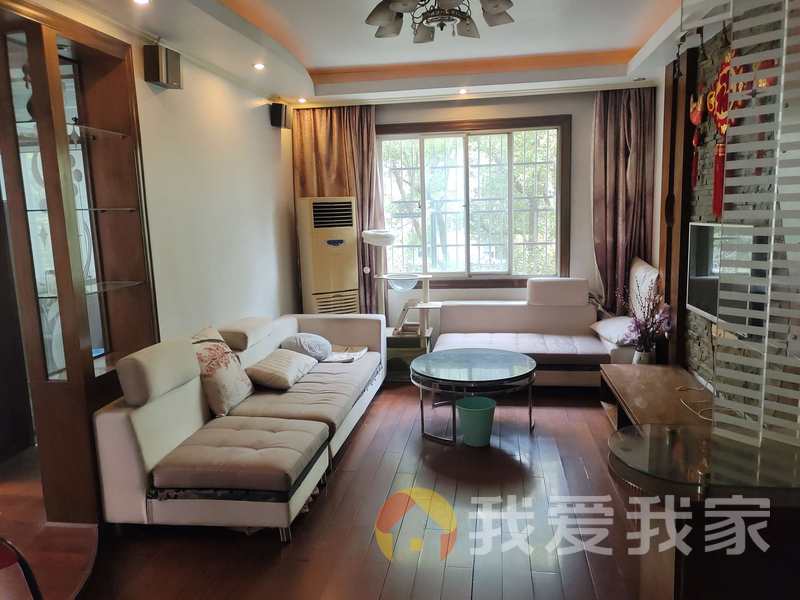 锦绣花园 南北通透，采光好 装修好，环镜优美 近地铁 中间楼层