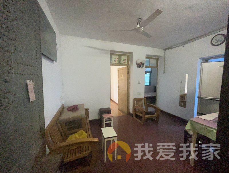 前进路住宅小区 南北通透，采光好 装修好，环镜优美 近地铁 视野好，诚心出租