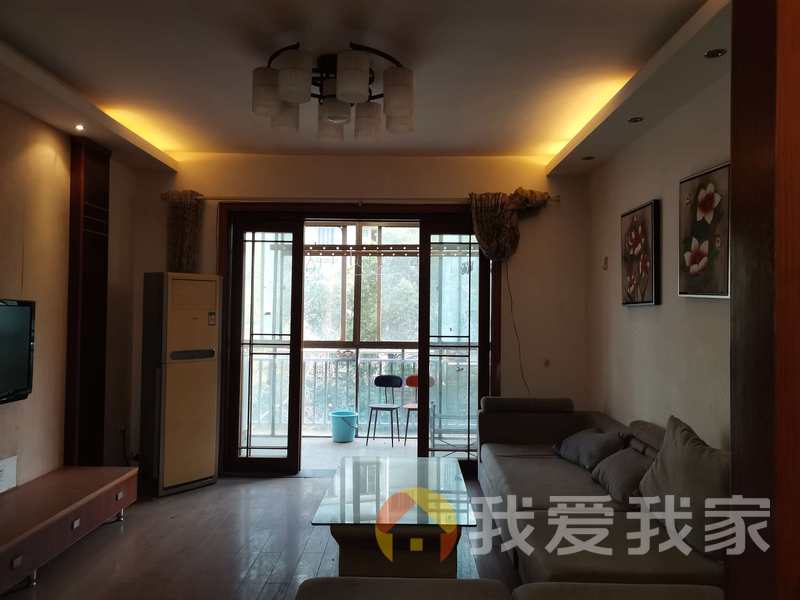 隆兴小区 南北通透，采光好 装修好，环镜优美 近地铁 中间楼层