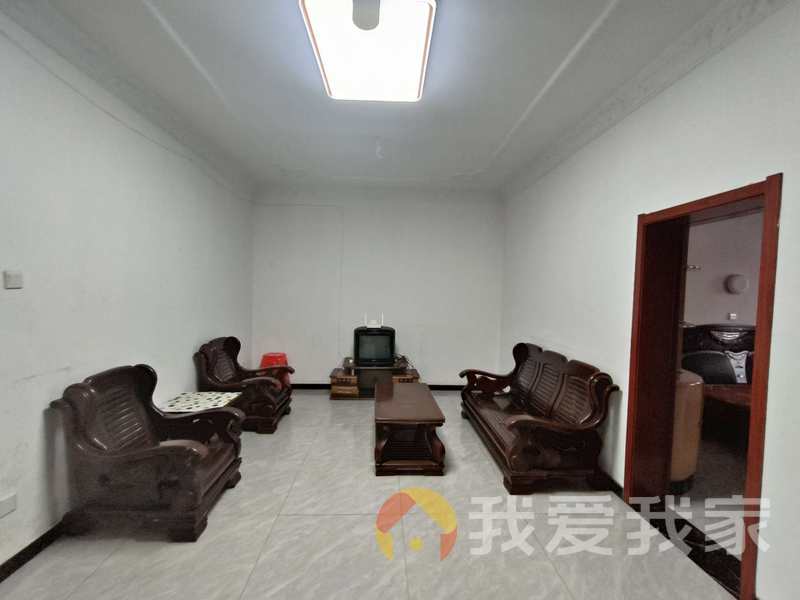 莲水巷住宅区 南北通透，采光好 装修好，环镜优美 近地铁 中间楼层