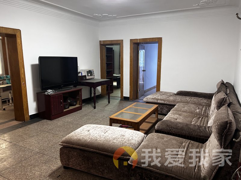 前进路住宅小区 南北通透，采光好 装修好，环镜优美 近地铁 视野好，诚心出租