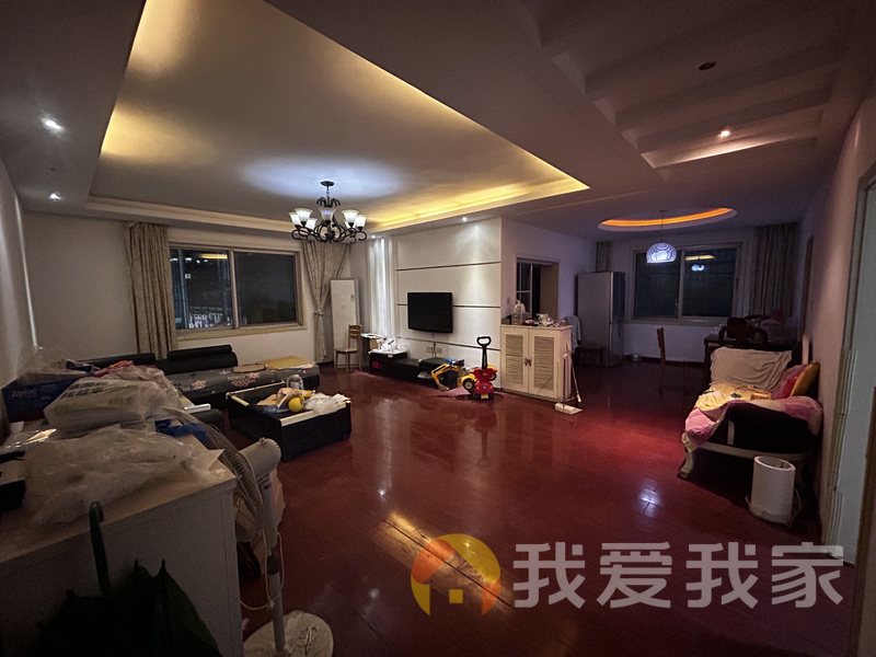 福山花园 南北通透，采光好 装修好，环镜优美 近地铁 视野好，诚心出租