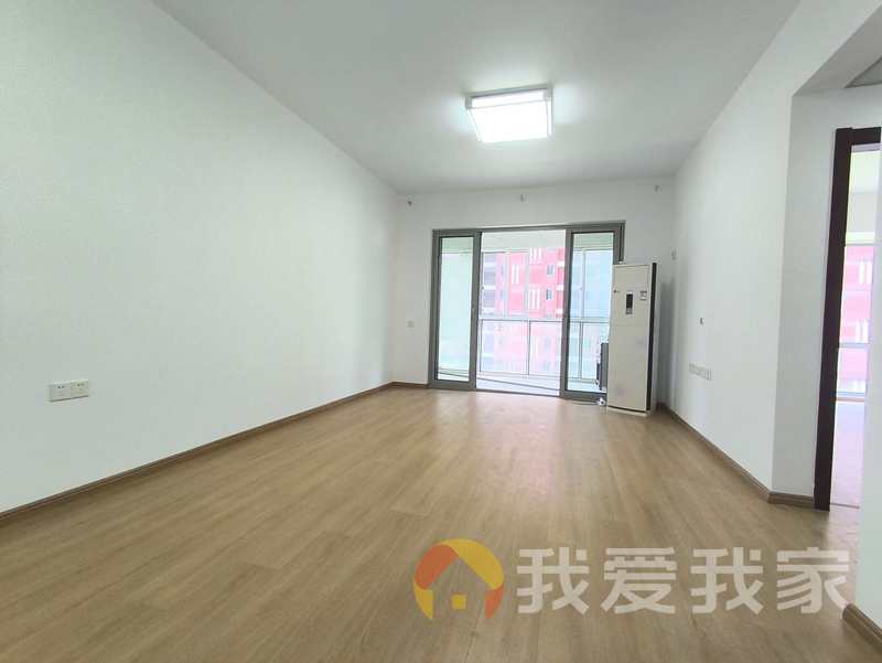 南昌我爱我家紫金城红郡 南北通透，采光好 装修好，环镜优美 中间楼层