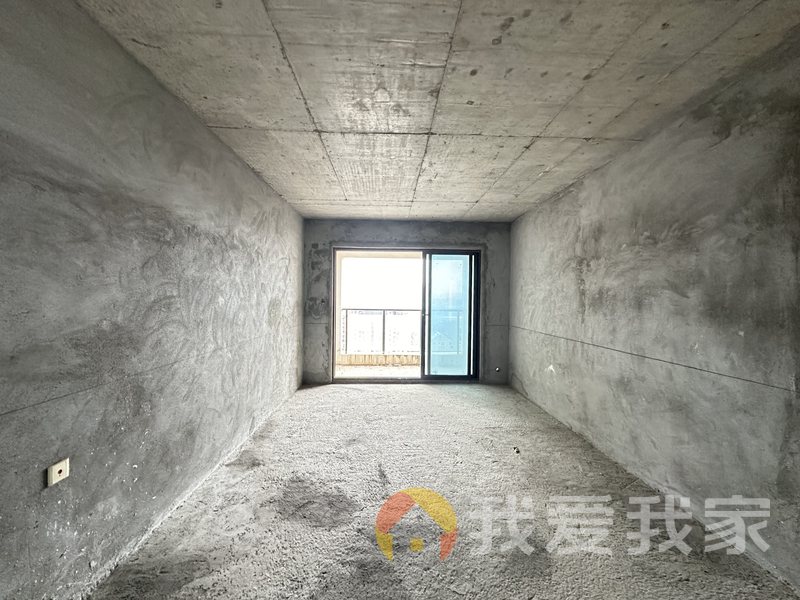 南昌我爱我家中央香榭花园一期 南北通透，采光好 近地铁 中间楼层