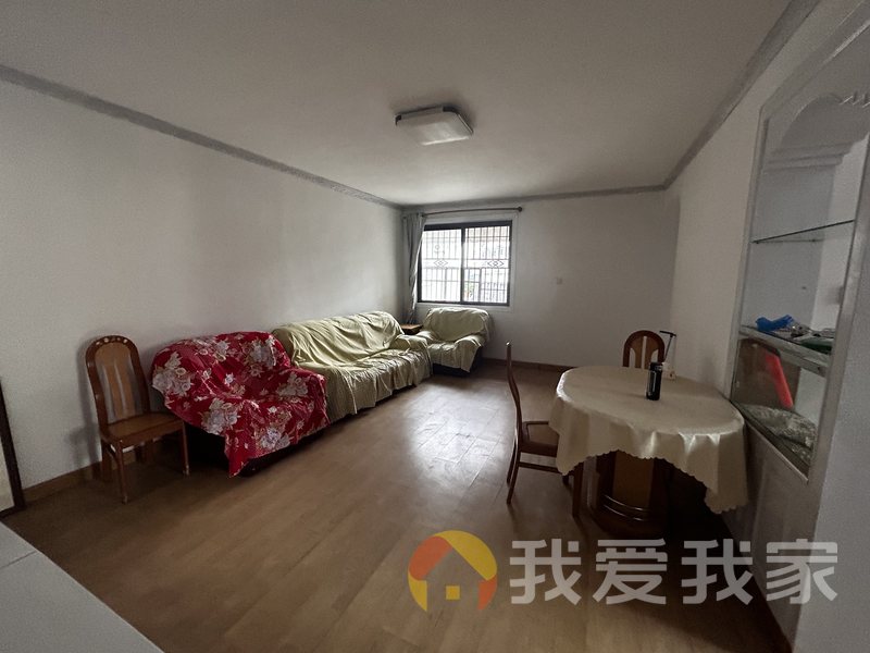 桃苑一区 南北通透，采光好 装修好，环镜优美 视野好，诚心出租