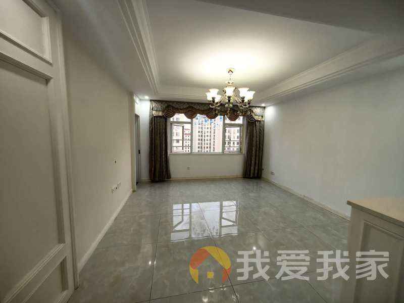馨雅北苑 南北通透，采光好 装修好，环镜优美 近地铁 中间楼层
