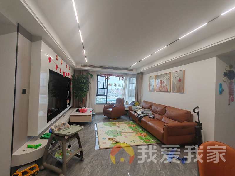 南昌我爱我家青云公馆 南北通透，采光好 装修好，环镜优美 近地铁 视野好，诚心出售