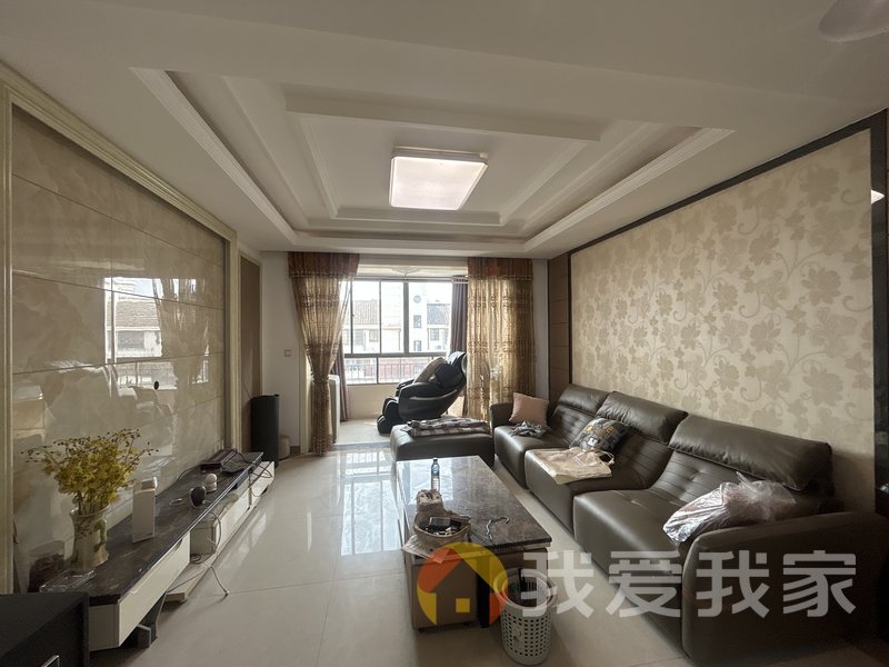 正荣大湖之都西水滨长岛 南北通透，采光好 装修好，环镜优美 近地铁 视野好，诚心出售