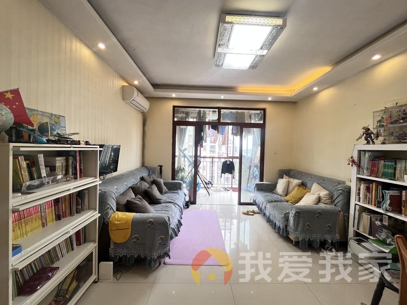 南昌我爱我家联泰香域滨江 南北通透，采光好 装修好，环镜优美 近地铁 视野好，诚心出售
